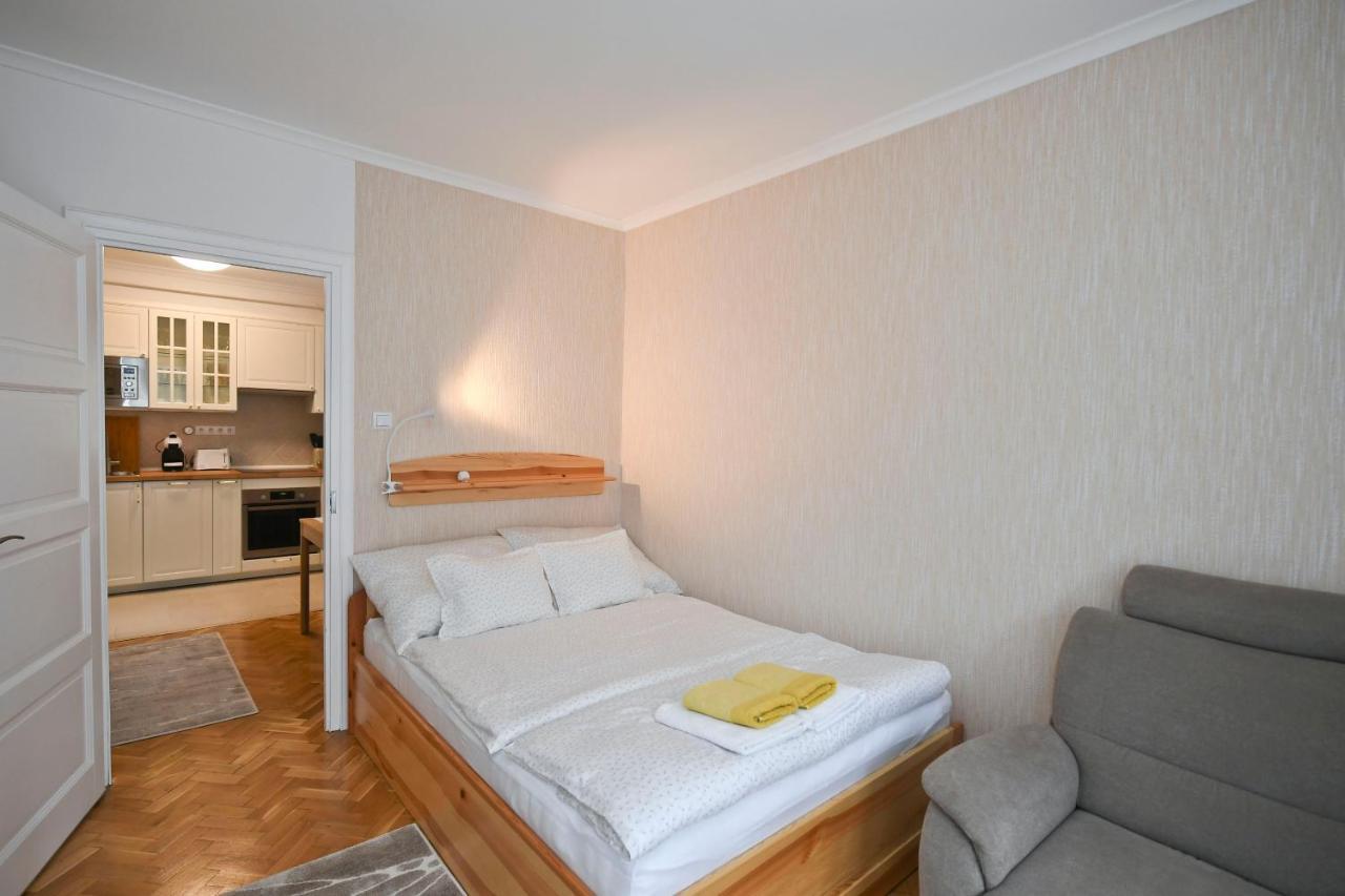 Vicente'S Apartment Eger Luaran gambar