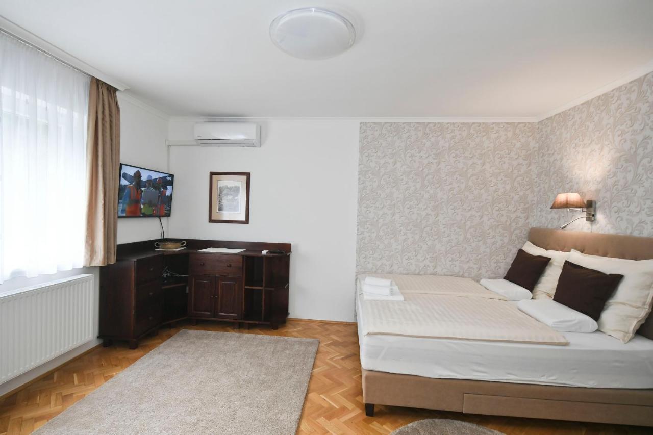 Vicente'S Apartment Eger Luaran gambar